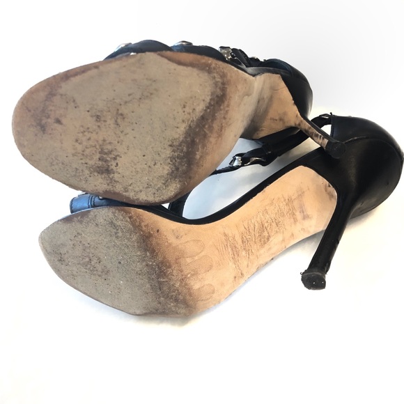Manolo Blahnik Ningia Studded Leather Sandals - Picture 6 of 8